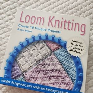 Loom Knitting Kit with Blue Circular Loom